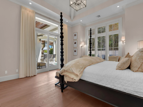 Luxury Coastal Retreat in Naples - Perfect For Your Next Vacation